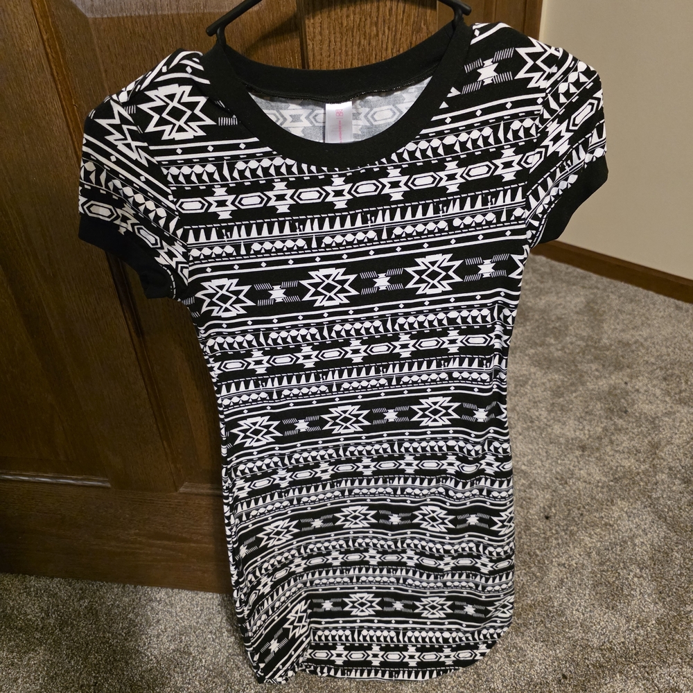 No Boundaries Black and White Aztec Short Sleeve Dress
